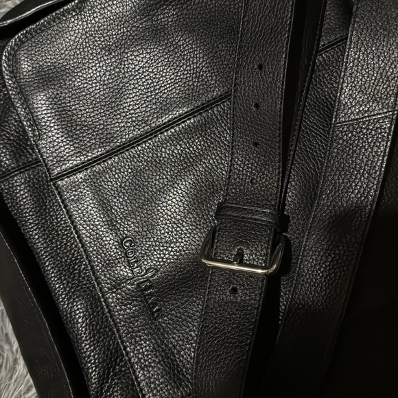 COLE HAAN Pebbled Black Leather Messenger Bag Cole Haan Laptop Bag - Picture 3 of 7
